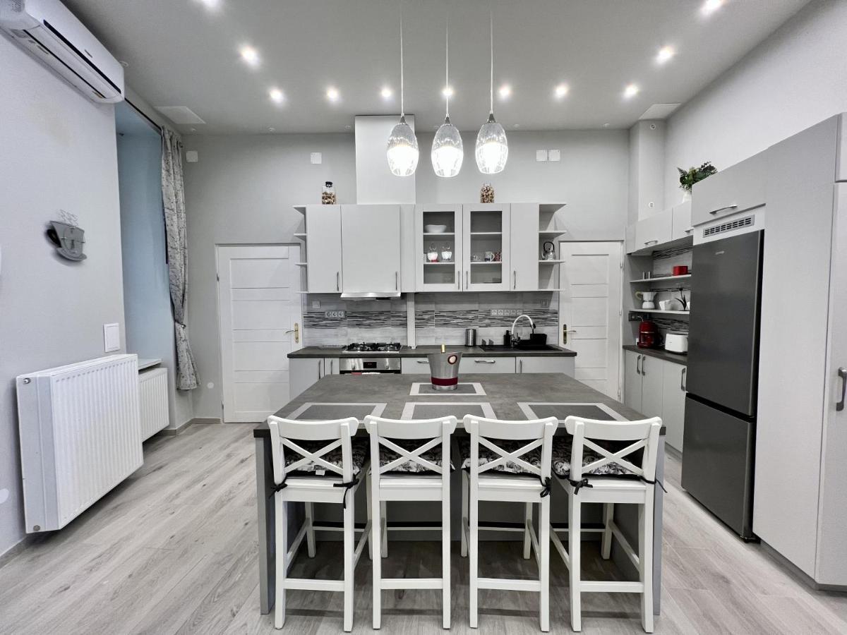 Krisztina Apartments บูดาเปสต์ ภายนอก รูปภาพ